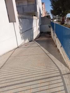 Zdjęcie z galerii obiektu PLAYA ALMARDA CORINTO, PISCINA, WIFI,2 TERRAZAS, BARBACOA,TRANQUILo w mieście Sagunto