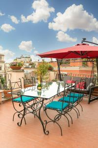 Balkón alebo terasa v ubytovaní Rooftop Campo dei Fiori