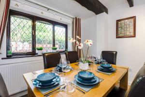 Fotografie z fotogalerie ubytování Sunshine Cottage by Happy Sunshine Stay v destinaci Golborne