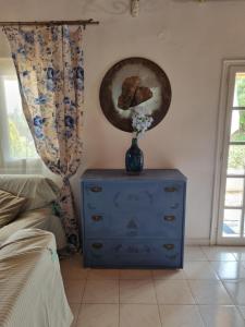 Posteľ alebo postele v izbe v ubytovaní Cozy Corfu Bungalow 5 minutes to Aqualand
