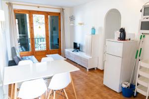 Kuchyň nebo kuchyňský kout v ubytování Apartamento Menorca Arenal d'en Castell