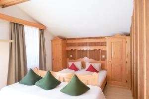Postel nebo postele na pokoji v ubytování Landhaus Edelweiss