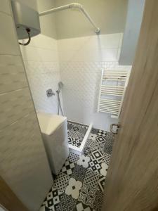 Et badeværelse på Budapest Apartman