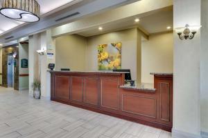 The lobby or reception area at Best Western Plus Woodway Waco South Inn & Suites