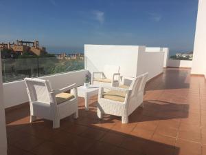 Ein Balkon oder eine Terrasse in der Unterkunft Casa Dollita - Semi Penthouse - 90 square meters terrace -breathtaking seaview