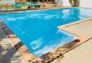 Swimming pool sa o malapit sa Pinnacle Holiday Homes