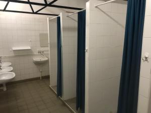 Koupelna v ubytování Tóparti Camping + 33 fotografií