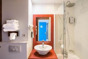 Koupelna v ubytování Birgit Hôtel Le Havre Centre
