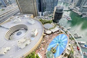 Nespecifikovaný výhled na destinaci Dubaj nebo výhled na město při pohledu z apartmánu