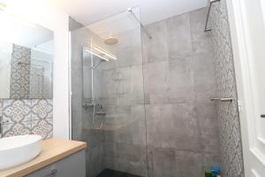 Kúpeľňa v ubytovaní Montserrat 22 - Magnifico piso a 200 M de la playa + 22 fotografií