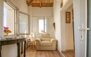A seating area at Amazing Home In Belvedere Fogliense