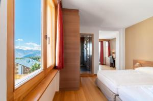Nespecifikovaný výhled na hory nebo výhled na hory při pohledu z hotelu