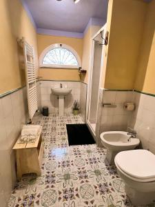 A bathroom at Borgo Al Canto Degli Alberi