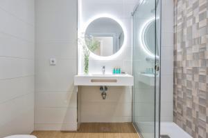 A bathroom at iloftmalaga SkyGarden