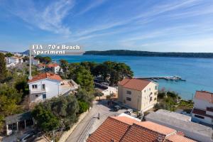Gallery image of Fia 70s Beach Apartment in Rab