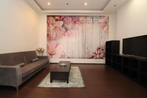 A seating area at Broadway Downtown Deluxe Budapest