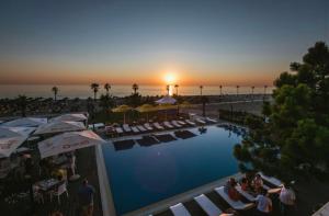Bazén v ubytování BluMare Resort nebo v jeho okolí
