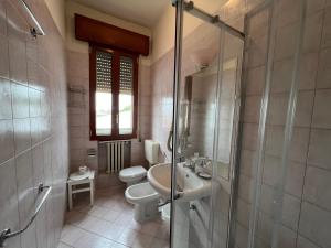 Ένα μπάνιο στο Hotel Adriatico