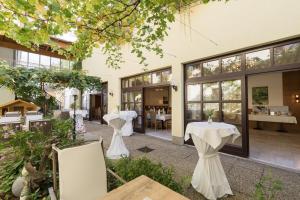 Aed väljaspool majutusasutust Gasthof-Restaurant Kollar Göbl