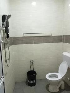 Ένα μπάνιο στο Home stay taman puteri