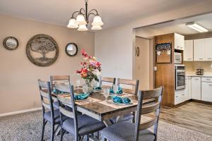 Ảnh trong thư viện ảnh của Riverfront Family Home Yard, Orchard, Dock! ở Los Fresnos