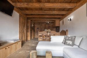 Posezení v ubytování Cortina Lodge Stunning View R&R