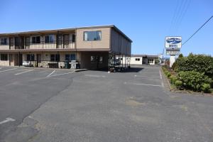 Silver Sands Motel