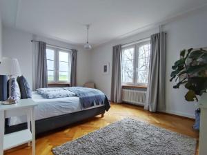 
Ein Bett oder Betten in einem Zimmer der Unterkunft Hotel & Restaurant Schloss Schwandegg
