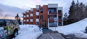 Appartement 2 chambres avec vue au pied des pistes v zimě