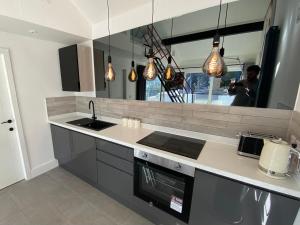 Gallery image of Adorable Tiny Home Garage Conversion Matlock Bath in Matlock