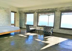 Gallery image of Blue on Blue Andros in Zaganiáris