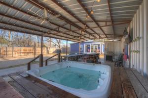 Gallery image of Wow! Haus with Hot Tub, Fire Pit and Games Galore! in Fredericksburg