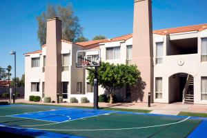 a basketball court in front of a building at Sonesta ES Suites Scottsdale Paradise Valley in Scottsdale