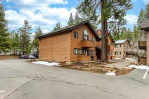 Afbeelding uit fotogalerij van Powder Village G-1 | Discover Sunriver in Sunriver