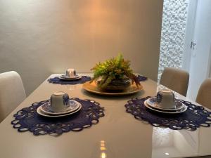 Nhà hàng/khu ăn uống khác tại Maravilhoso apartamento 2 quartos com ofurô Porto da Barra Salvador Summer Barra Flat