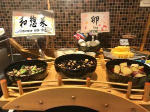 Makanan di atau di tempat lain dekat hotel