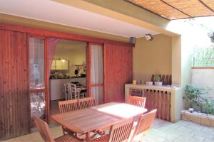 Kuchyňa alebo kuchynka v ubytovaní Purple House - Arboriamar Platamona
