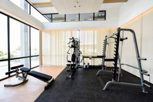 Fitness centrum a/nebo fitness zařízení v ubytování Lovina 8-AD at One Residence (near ferry terminal)