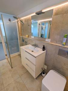 Łazienka w obiekcie Mijas Beach Penthouse