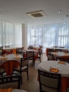 ห้องอาหารหรือที่รับประทานอาหารของ Hotel Marconi Miramare