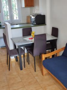 Kép Strandapartment mit Pool szállásáról Cala Santanyiben a galériában