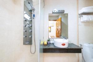 Koupelna v ubytování Gia Huy Hotel
