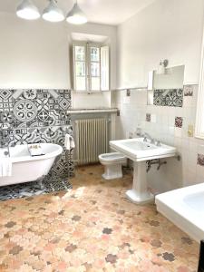 Phòng tắm tại Domaine du Paradis des Oiseaux