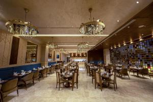 Restaurace v ubytování The Gaurs Sarovar Premiere