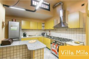 Ett kök eller pentry på Villa Mila