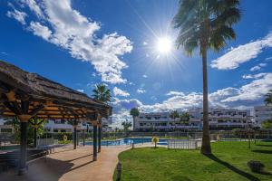 Bazén v ubytovaní Apartment Aguacate alebo v jeho blízkosti