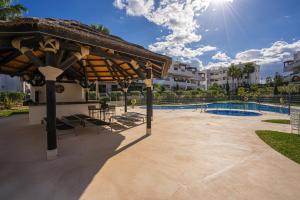 Bazén v ubytovaní Apartment Aguacate alebo v jeho blízkosti