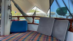 Posezení v ubytování St Thomas stay on Sailboat Ragamuffin incl meals water toys