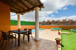 Bazén v ubytovaní FTV Holidays Homes alebo v jeho blízkosti
