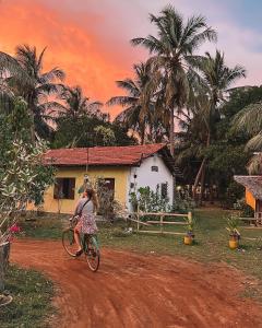 Riteņbraukšana naktsmītnes Margarita Village kite school kalpitiya tuvumā